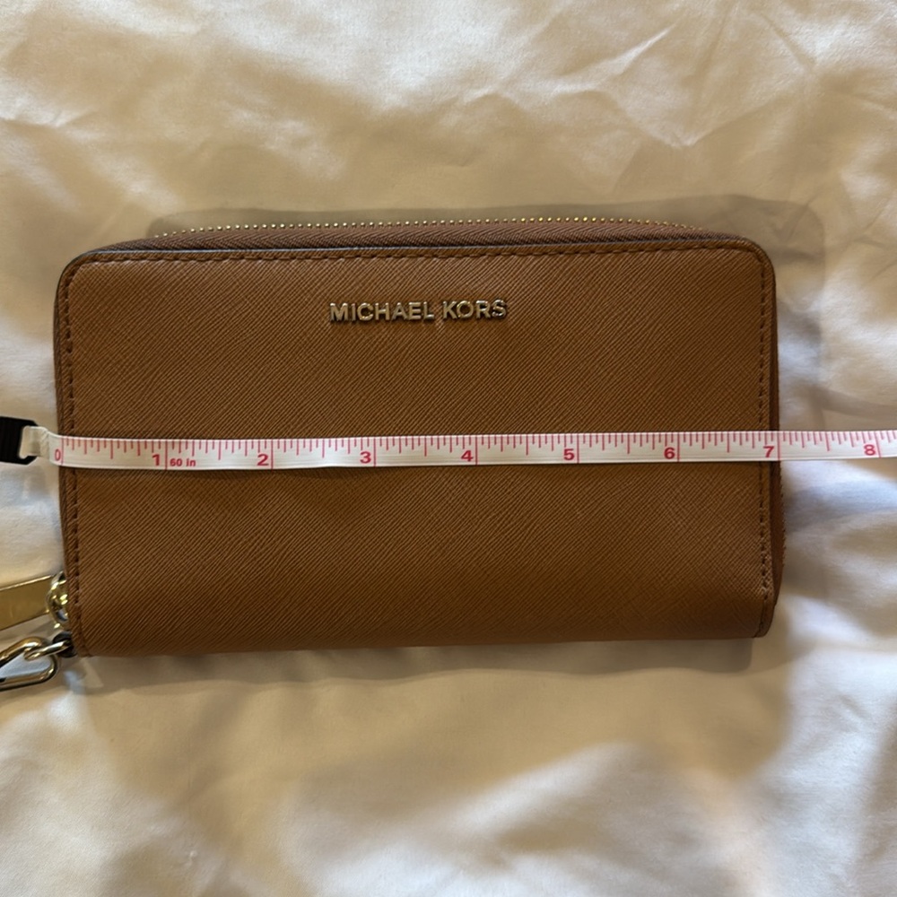 Michael Kors Crossgrain Leather Smartphone Wristlet - Picture 6 of 7